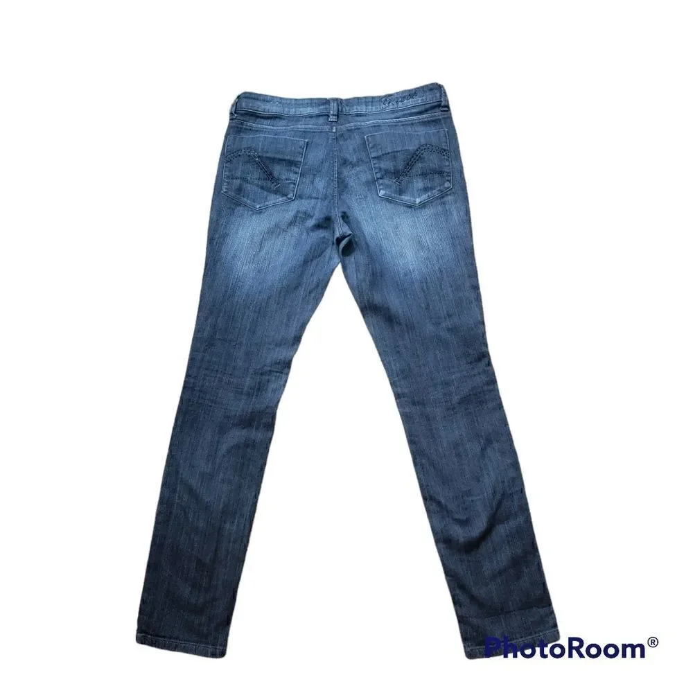 Guess Y2K Straight Leg Jeans with Bling on the Pockets. Size 30.